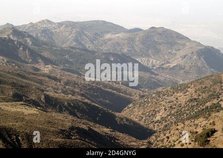 Sierra Nevada, España, Hiszpania, Spagna, Spanien; pittoresco paesaggio montano in autunno. Berglandschaft im Herbst. 美麗如畫的山風景在秋天。 Foto Stock