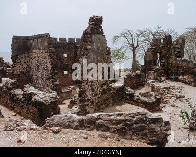 Il Forte all'Isola Kuntih di Kuntih, fiume Gambia Foto Stock