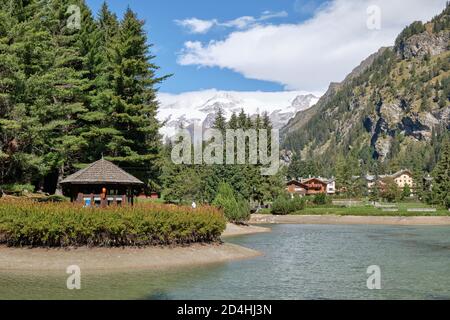 Vista sul lago di Gover - Italia, Valle d'Aosta, Gressoney-Saint-Jean, Foto Stock