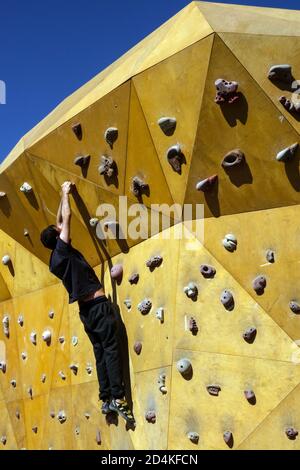 Arrampicata muro Central Park Valencia Ruzafa Spagna attività Foto Stock