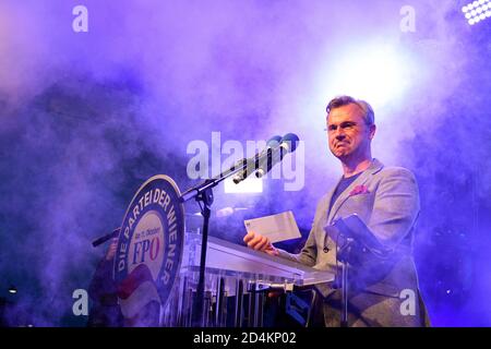 Vienna, Austria. 09 ottobre 2020. Campagna elettorale finale del FPÖ (Freedom Party Austria) per l'elettio mayoral il 11 ottobre 2020. La foto mostra il Presidente del Partito federale del FPÖ, Norbert Hofer. Credit: Franz PERC / Alamy Live News Foto Stock