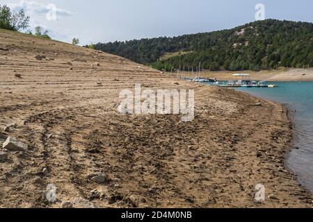 Livello dell'acqua basso, Marina Cove, Ridgway state Park, Ridgway, Colorado. Foto Stock