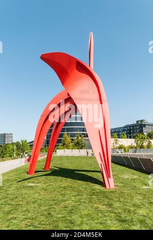 La scultura "Eagle" di Alexander Calder nell'Olympic Sculpture Park, Belltown, Seattle, Washington. Foto Stock