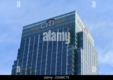 Londra, Regno Unito - 03 febbraio 2019: Sun brilla nella sede centrale di Citi EMEA a Canary Wharf. Citibank (Citigroup Inc.) è un divieto di investimento americano Foto Stock