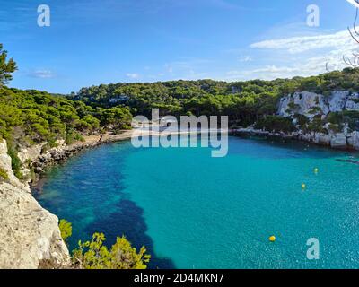 Vista panoramica di Cala Macarella, Menorca, Spagna Foto Stock