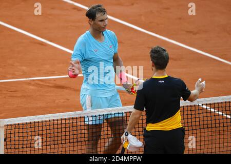 Apael NADAL (ESP) ha vinto la partita, la celebrazione, Rafael NADAL (ESP) ha salutato Diego SCHWARTZMAN (ARG) durante il Roland Garros 2020, Grand Slam tennis tou Foto Stock