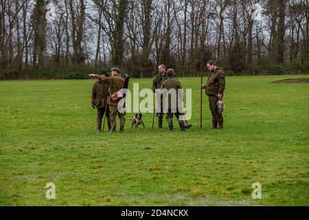 I bateri al lavoro su un tiro di gioco in Lancashire, Inghilterra Foto Stock