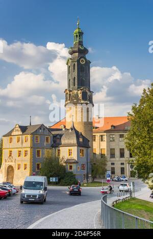 Strada che conduce allo storico castello di Weimar, in Germania Foto Stock