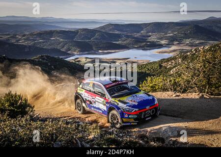 0 HUTTUNEN Jari (fin), LUKKA Mikko (fin), Hyundai NG i20, WRC 3, in azione durante il Rally Italia Sardegna 2020, 6° round del campione FIA WRC 2020 Foto Stock