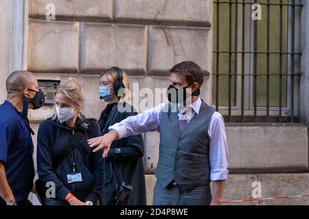 Roma, Italia. 09 ottobre 2020. L'attore Tom Cruise per le strade del centro storico, durante una pausa nelle riprese del nuovo film d'azione "missione impossibile 7". (Foto di Gennaro Leonardi/Pacific Press) Credit: Pacific Press Media Production Corp./Alamy Live News Foto Stock