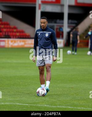 10 ottobre 2020; Bescot Stadium, Wallsall, West Midlands, Inghilterra; English Football League Two, Walsall FC contro Colchester United; Cohen Bramall di Colchester United Warming up Foto Stock