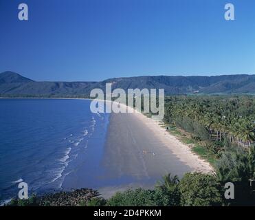 Australia. Queensland. Regione di Cairns. Vista aerea di Four Mile Beach. Port Douglas. Foto Stock