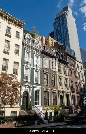 Brownstone Appartement Buildings on East 38th Street, Murray Hill, New York, Stati Uniti Foto Stock