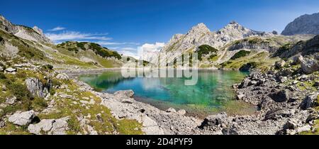 Vista panoramica dei laghi Drachensee Seebensee, coburger e zugspitze. Foto Stock