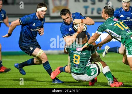 Treviso, Italia. 10 Ott 2020. Treviso, Italia, Monigo Stadium, 10 Ott 2020, Jack Conan (Leinster) in azione combattuto da Toa Halafihi (Treviso) durante Benetton Treviso vs Leinster Rugby - Rugby Guinness Pro 14 - Credit: LM/Ettore Griffoni Credit: Ettore Griffoni/LPS/ZUMA Wire/Alamy Live News Foto Stock