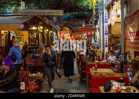 Vista da Kemeralti durante l'epidemia di coronavirus. Kemeralti è uno storico bazar distretto di Izmir, Turchia il 9 ottobre 2020. Foto Stock