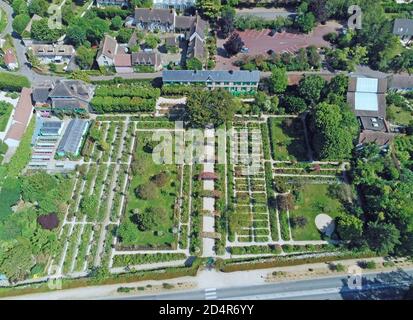 Francia, Eure, Giverny, casa e giardino di Claude Monet (vista aerea) Foto Stock