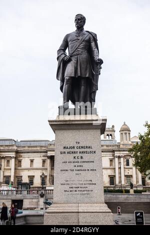 Statua del maggiore generale Sir Henry Havelock a Trafalgar Square Foto Stock