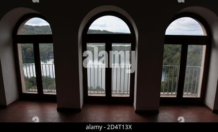 Monticchio - Scorcio del Lago piccolo dalla chiesa del santuario Foto Stock