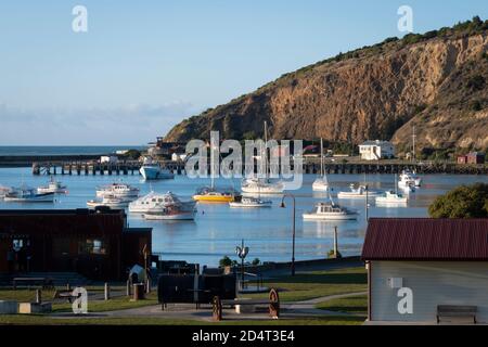Barche nel porto di Oamaru, Otago, Isola del Sud, Nuova Zelanda Foto Stock