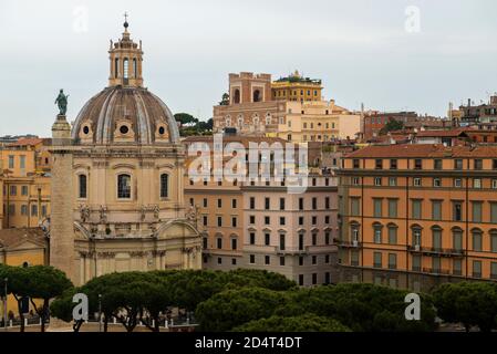 ROMA, ITALIA - APRILL 21, 2019: Veduta panoramica aerea di Roma, Italia. Scenario della città di Roma Foto Stock