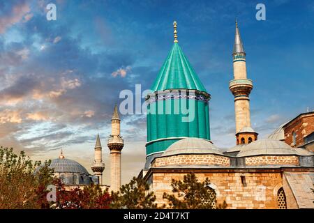 Il museo Mevlâna, con il mausoleo a cupola blu di Jalal ad-DIN Muhammad Rumi, un mistico sufi noto anche come Mevlâna o Rumi. Era anche il dervis Foto Stock