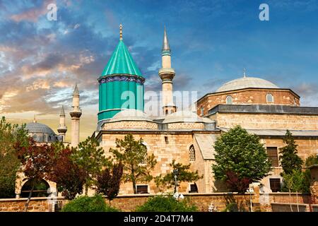 Il museo Mevlâna, con il mausoleo a cupola blu di Jalal ad-DIN Muhammad Rumi, un mistico sufi noto anche come Mevlâna o Rumi. Era anche il dervis Foto Stock