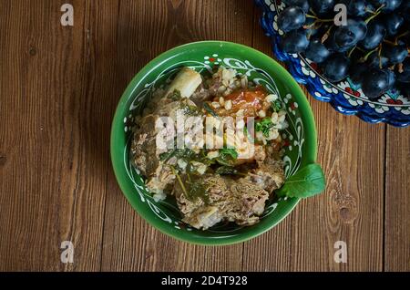 Tfina Pkaila - stufato di manzo, piatto ebraico tunisino Foto Stock