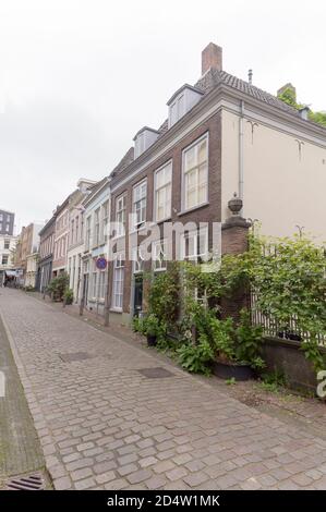 Una strada nel centro di Nijmegen, Paesi Bassi Foto Stock