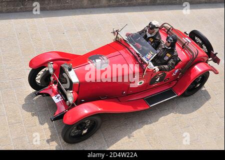 verona, italia, 13 maggio 2011, mille miglia, rallye auto storica Foto Stock