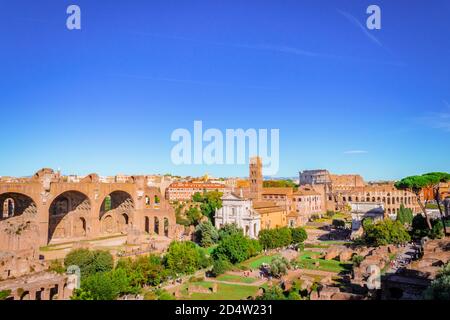 Vista del Foro Romano, antiche rovine romane a Roma, Roma, Italia, Europa Foto Stock