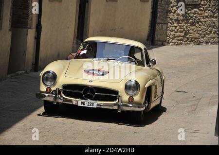 verona, italia, 13 maggio 2011, mille miglia, rallye auto storica Foto Stock