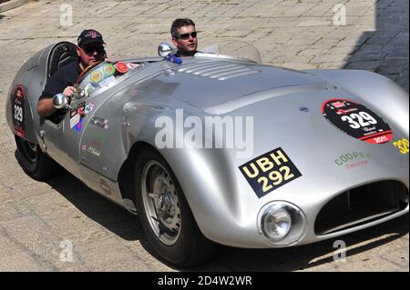 verona, italia, 13 maggio 2011, mille miglia, rallye auto storica Foto Stock