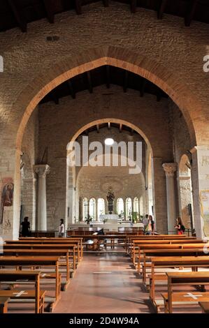 Italia, Basilicata, Venosa, Abbazia della Trinità Foto Stock