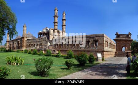 Moschea Jami ( jami masjid ), Parco Archeologico di Champaner-Pavagadh, Sito Patrimonio Mondiale dell'UNESCO, Gujarat, India. Foto Stock