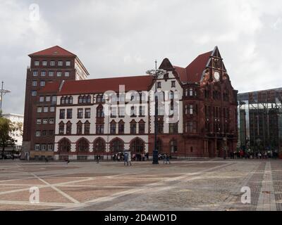 Das alte Stadthaus am Friedensplatz a Dortmund, Nordrhein-Westfalen, Germania. Ruhrgebiet. Erbaut 1899, Ehemals Stadtarchiv. Renania Settentrionale-Vestfalia Foto Stock