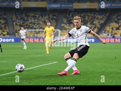 Kiev, Ucraina. 10 Ott 2020. Azione unica, tagliata fuori Marcel Halstenberg (Germania). GES/Football/UEFA Nations League: Italy - Germany, 10.10.2020 Calcio: UEFA Nations League: Italy vs Germany, Kiev, October 10, 2020 | Usage worldwide Credit: dpa/Alamy Live News Foto Stock