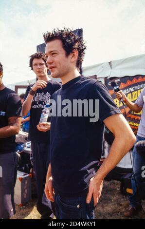 Deryck Whibley di Sum 41 al Reading Festival 2002, Reading, Berkshire, Inghilterra, Regno Unito. Foto Stock