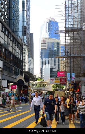 Queen's Road Central vicino a Pottinger Street nell'Isola di Hong Kong, Hong Kong. Foto Stock