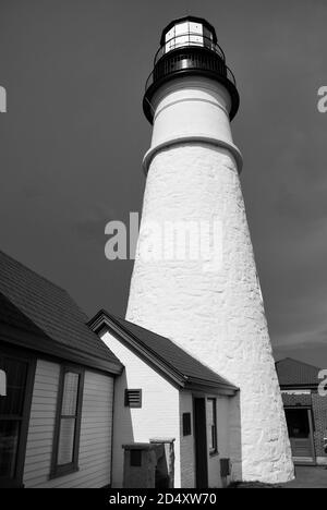 Faro di Portland Head nel Maine in filtro bianco e nero Foto Stock