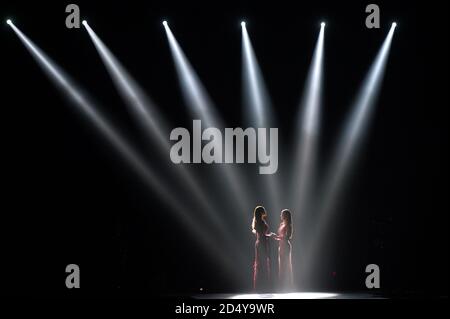 Pechino, Thailandia. 10 Ott 2020. I partecipanti partecipano alla finale di Miss Universe Thailandia 2020 a Bangkok, Thailandia, 10 ottobre 2020. Credit: Rachen Sageamsak/Xinhua/Alamy Live News Foto Stock