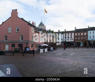 Old Town Hall Greenmarket Carlisle Cumbria Inghilterra Regno Unito Housing City Centro informazioni turistiche espresso e caffetteria Hub Foto Stock