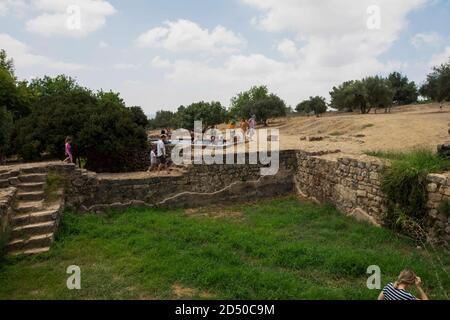 Israele, Ramat Hanadiv vicino a Zichron Yaacov. Rovine di un antico insediamento agricolo. Horvat Aqav sito archeologico a Ramat Hanadiv è una natura p Foto Stock