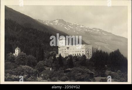Lienz Tirol, Blick zum Schloss Bruck, Gebirge, Wald | utilizzo in tutto il mondo Foto Stock