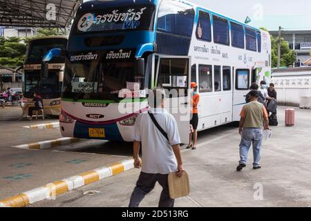 Chiangmai, Thailandia - Ottobre 10 2020: Autobus di Nakhonchai tour Company. Percorso Nakhon ratchasima e Chiangmai. Foto alla stazione degli autobus di Chiangmai, thail Foto Stock