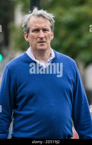 WESTMINSTER LONDON, REGNO UNITO 12 OTTOBRE 2020. Damian Hinds, ex Segretario di Stato per l'Educazione e membro conservatore del Parlamento per l'East Hampshire Credit: amer ghazzal/Alamy Live News Foto Stock