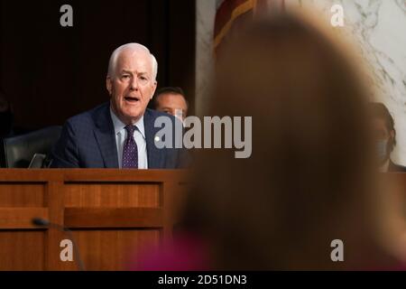 Washington, Stati Uniti d'America. 12 Ott 2020. Il senatore degli Stati Uniti John Cornyn (Repubblicano del Texas) fa una dichiarazione di apertura durante la conferma del Comitato giudiziario del Senato audizione del candidato alla Corte Suprema del presidente Donald Trump giudice Amy Coney Barrett su Lunedi, 12 ottobre 2020.Credit: Greg Nash/Pool via CNP | Usage Worldwide Credit: dpa/Alamy Live News Foto Stock