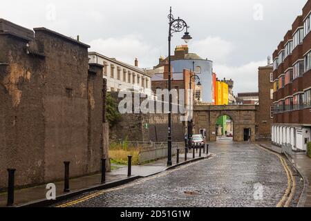 Dublino, Irlanda - 09 novembre 2015: Tradizionale edificio irlandese nel centro, Werburgh Street. Foto Stock