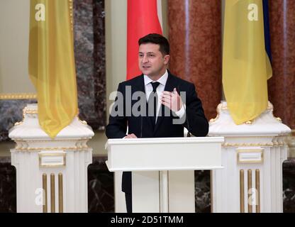 Non esclusivo: KIEV, UCRAINA - 12 OTTOBRE 2020 - il Presidente dell'Ucraina Volodymyr Zelenskyy è raffigurato durante la firma della dichiarazione congiunta con Foto Stock