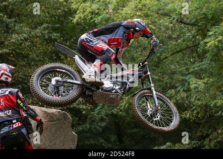 Gabriel Marcelli (Montesa / Trial GP) durante il Campionato del mondo Hertz FIM Trial (round 4) sul circuito Moto Club Lazzate il 11 ottobre 2020 a Lazz Foto Stock